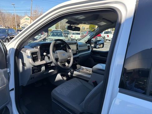 Used 2023 Ford F250 XLT w/ Black Appearance Package image 12