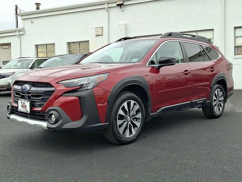 Used 2023 Subaru Outback Limited image 3