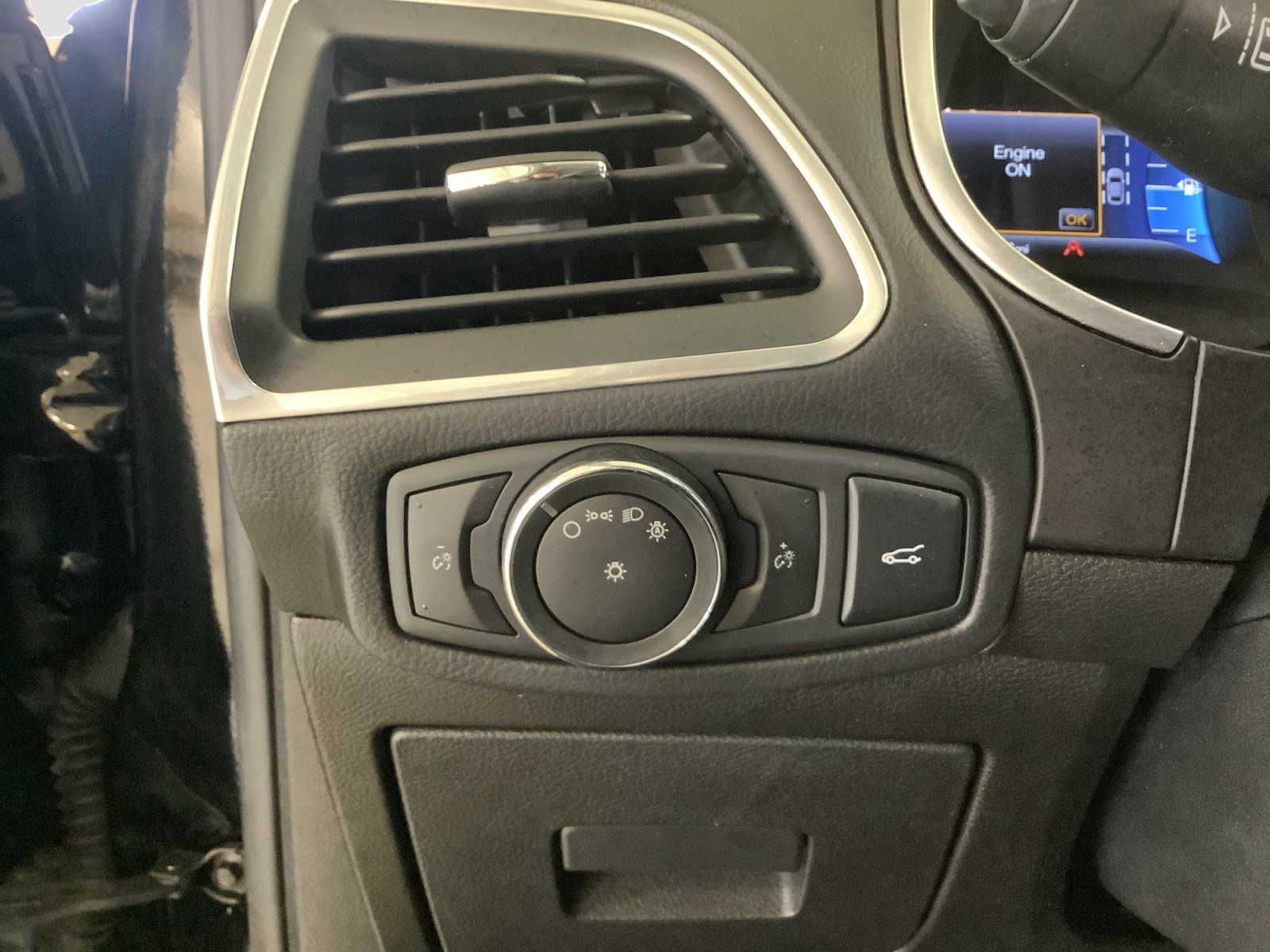 Used 2016 Ford Edge Titanium w/ Equipment Group 302A FWD image 20