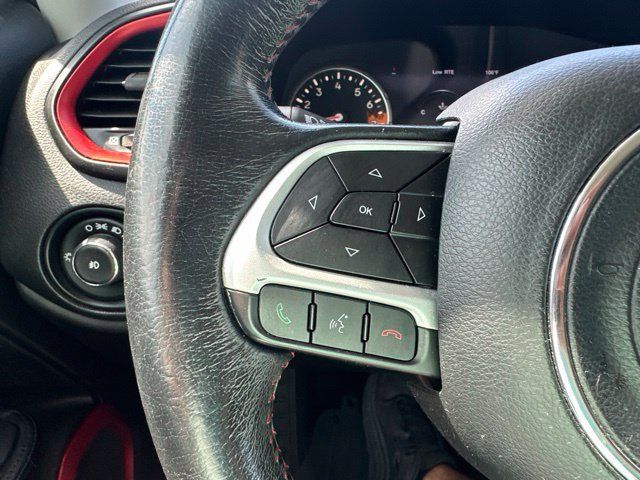 Used 2015 Jeep Renegade Trailhawk AWD/4WD image 22