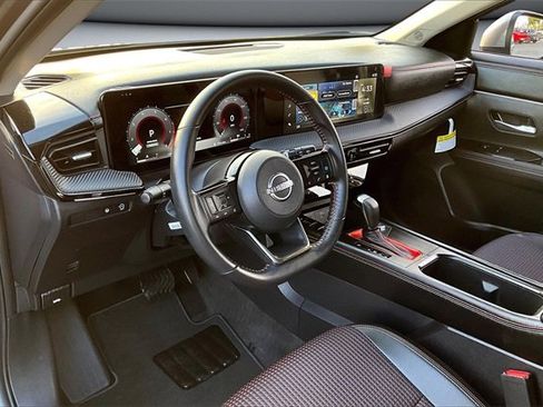 Certified 2025 Nissan Kicks SR image 16