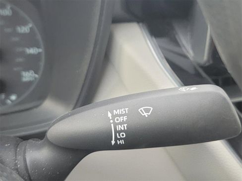 Used 2024 Toyota Corolla Cross L image 15