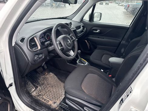 Used 2023 Jeep Renegade Latitude image 9