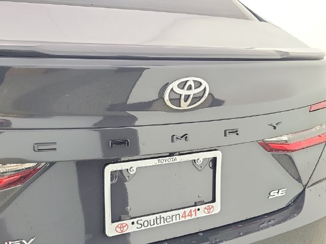 Used 2025 Toyota Camry SE w/ Convenience Package FWD image 9