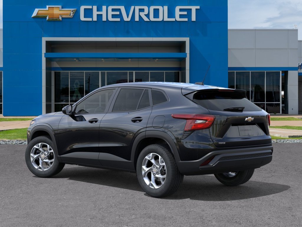 New 2026 Chevrolet Trax LS w/ LS Convenience Package FWD image 3