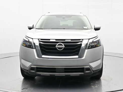 Certified 2024 Nissan Pathfinder SV FWD image 2