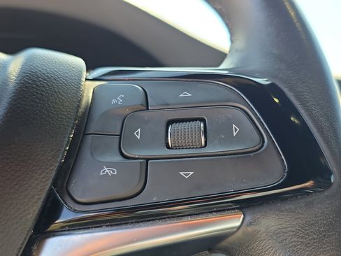 Used 2024 Buick Enclave Essence FWD image 25