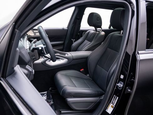 Used 2024 Mercedes-Benz GLS 450 4MATIC image 17