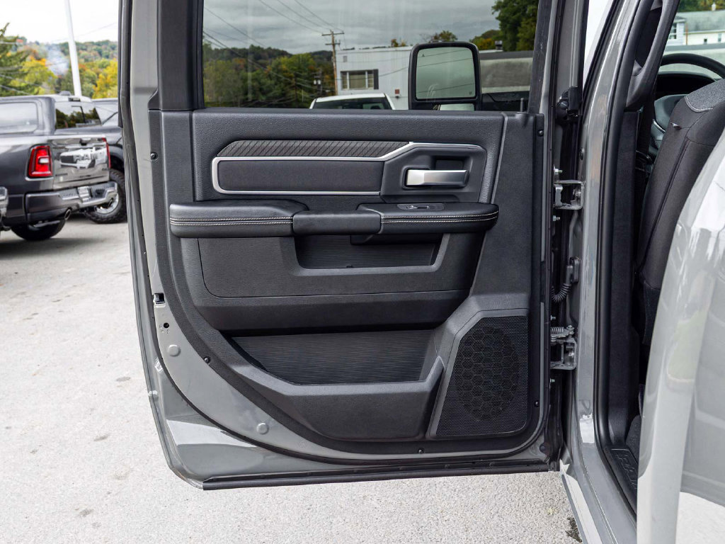 New 2026 RAM 3500 Big Horn AWD/4WD image 14