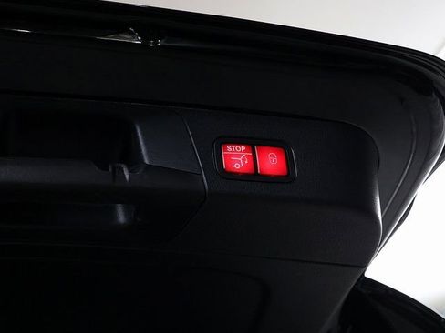 Certified 2026 Mercedes-Benz GLB 250 4MATIC image 29