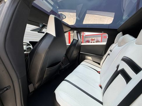 Used 2024 Tesla Cybertruck AWD Crew Cab image 27