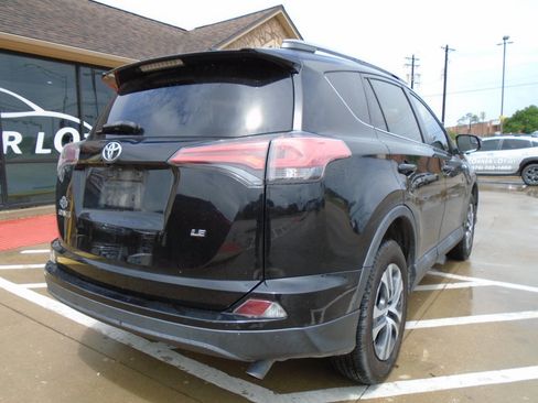 Used 2017 Toyota RAV4 LE image 3