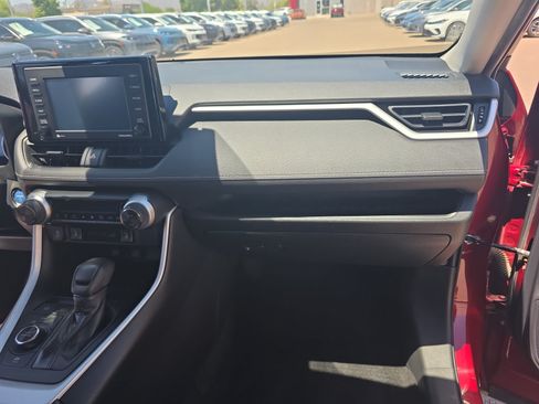 Used 2022 Toyota RAV4 XLE w/ XLE Grade Weather Package AWD/4WD image 20