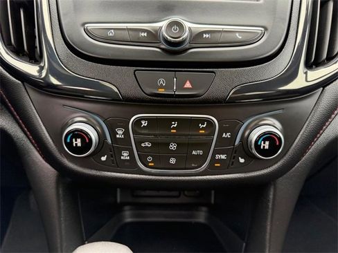 Used 2022 Chevrolet Equinox RS image 15