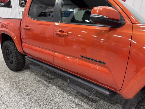 Used 2018 Toyota Tacoma TRD Sport AWD/4WD image 24