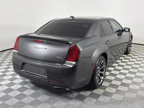 Used 2018 Chrysler 300 S w/ 300S Premium Group RWD image 5