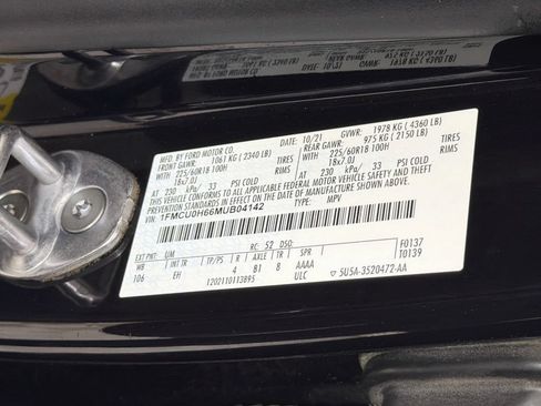 Used 2021 Ford Escape SEL FWD image 32
