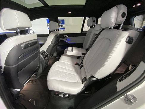Used 2023 BMW X7 xDrive40i w/ Premium Package image 32