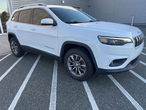 Used 2019 Jeep Cherokee Latitude Plus w/ Cold Weather Group image 3