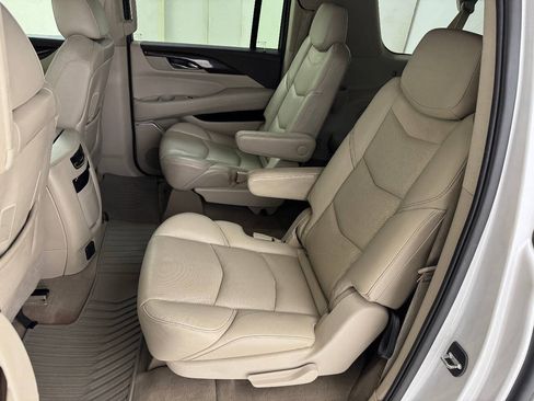 Used 2016 Cadillac Escalade ESV Premium AWD/4WD image 36