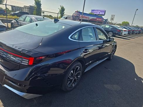 Used 2025 Hyundai Sonata SEL FWD image 3