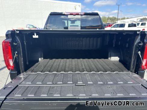 Used 2023 GMC Sierra 1500 AT4 w/ AT4 Premium Package image 23