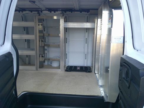 Used 2025 Chevrolet Express 2500 Extended w/ Communications Package image 8