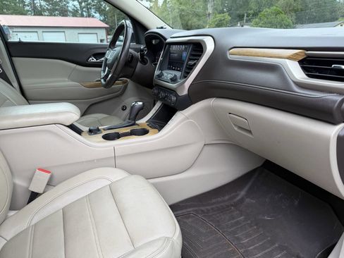 Used 2017 GMC Acadia Denali w/ Technology Package image 2