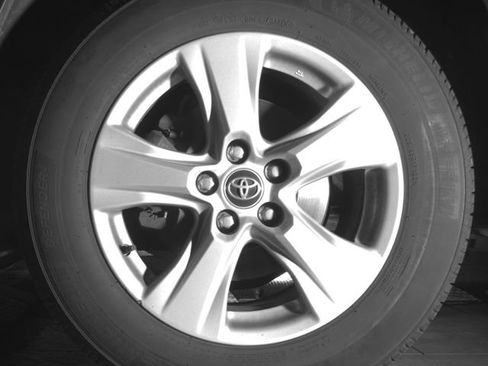 Used 2020 Toyota RAV4 XLE w/ Convenience Package AWD/4WD image 9