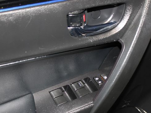 Used 2019 Toyota Corolla SE FWD image 9