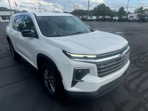 New 2026 Chevrolet Traverse LT image 7