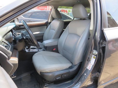 Used 2018 Subaru Outback 2.5i Limited AWD/4WD image 10