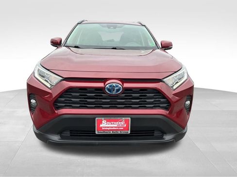 Used 2021 Toyota RAV4 XLE image 8