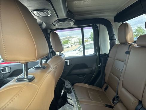 Used 2021 Jeep Gladiator Overland w/ Popular Equipment Package image 15