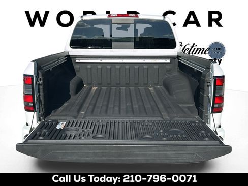 Used 2024 Nissan Frontier SV w/ SV Convenience Package RWD image 9