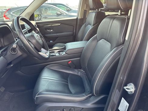 Used 2023 Honda Pilot Elite image 2