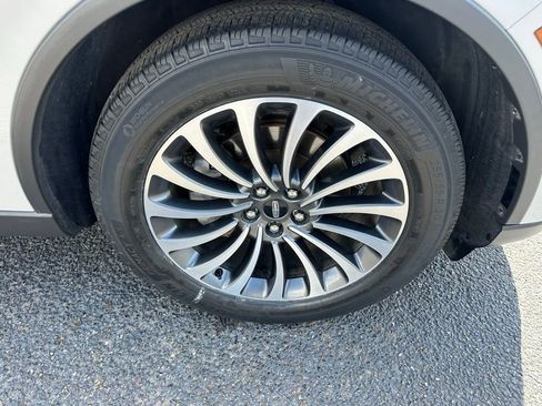 Used 2023 Lincoln Aviator Reserve RWD image 25