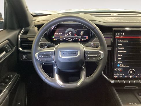Used 2025 GMC Acadia Denali AWD/4WD image 12