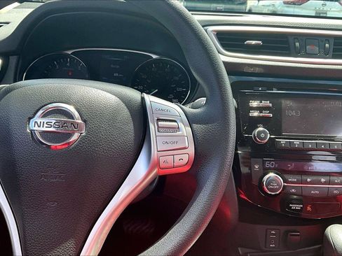 Used 2015 Nissan Rogue SV AWD/4WD image 13