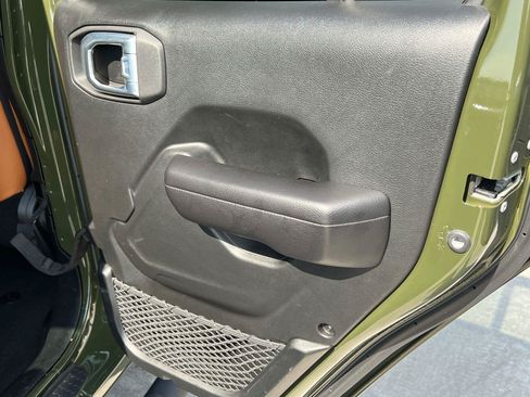 Used 2021 Jeep Gladiator Sport AWD/4WD image 16