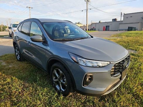 Used 2025 Ford Escape ST-Line Select AWD/4WD image 5