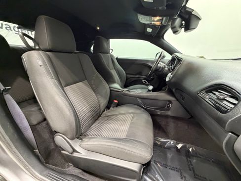Used 2016 Dodge Challenger SXT RWD image 25