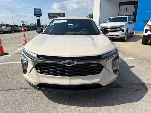 New 2026 Chevrolet Trax RS FWD image 8