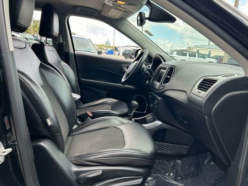 Used 2019 Jeep Compass Latitude image 28