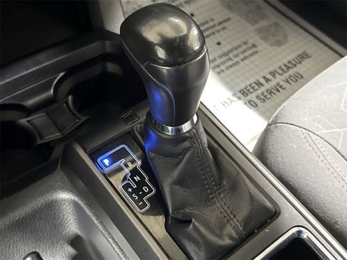 Used 2019 Toyota Tacoma TRD Off-Road image 16