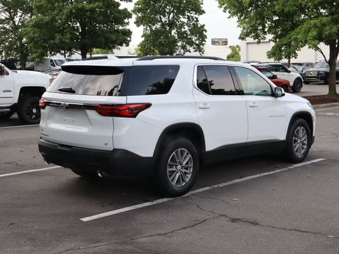 Used 2023 Chevrolet Traverse LT AWD/4WD image 10