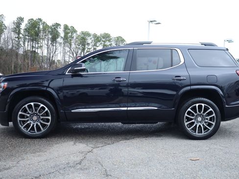 Used 2022 GMC Acadia Denali w/ Denali Ultimate Package image 2