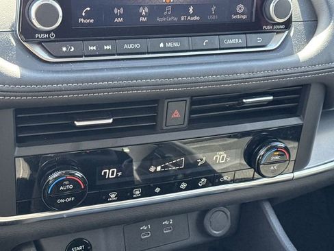 Used 2025 Nissan Rogue SV FWD image 19