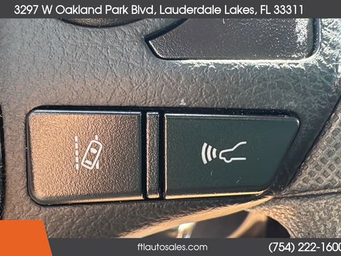 Used 2017 Toyota Corolla LE image 49