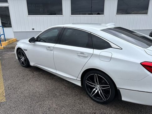 Used 2021 Honda Accord Touring image 4